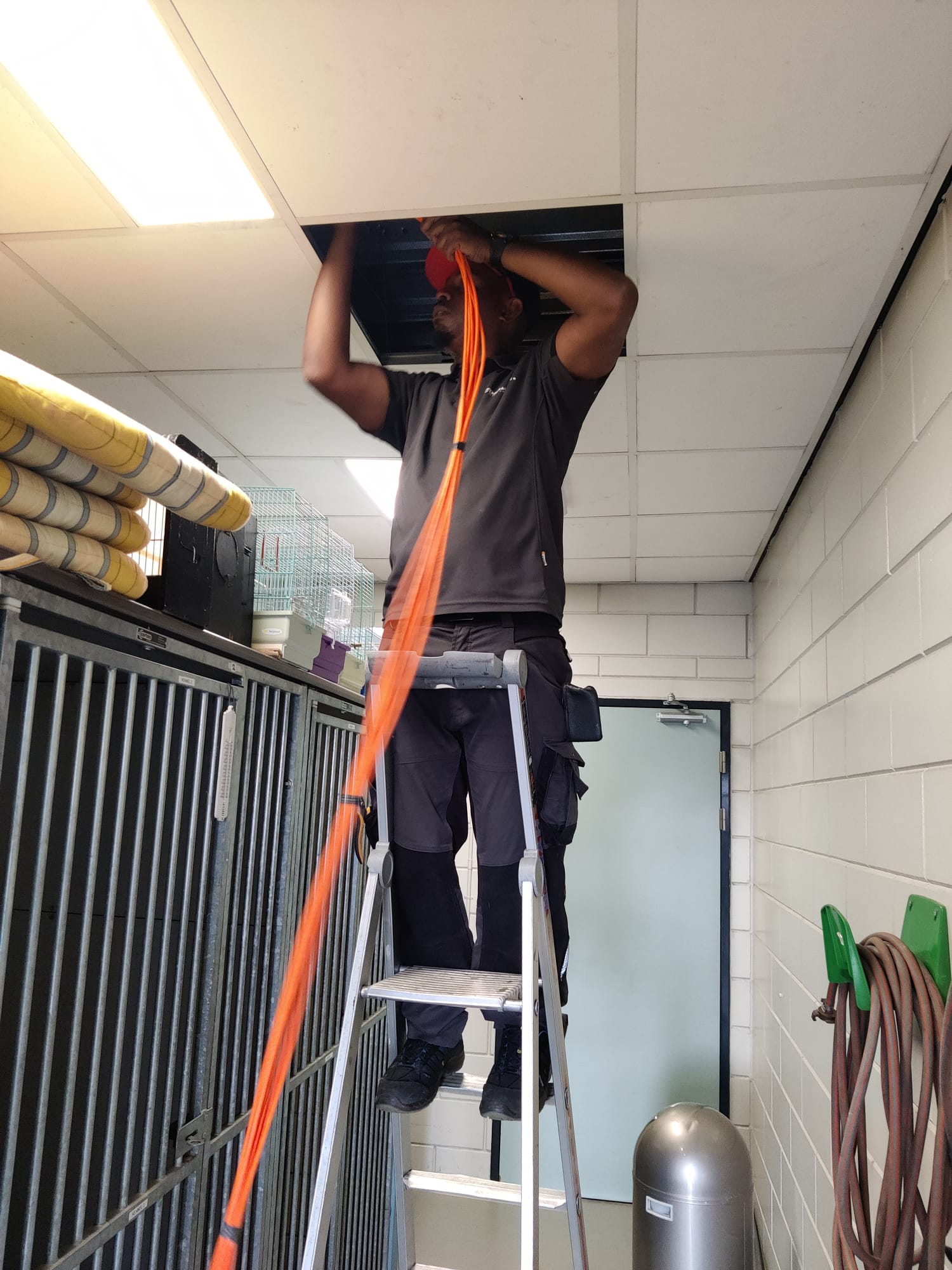 Plaatsen en wegwerken, stap 03 van onze installatie